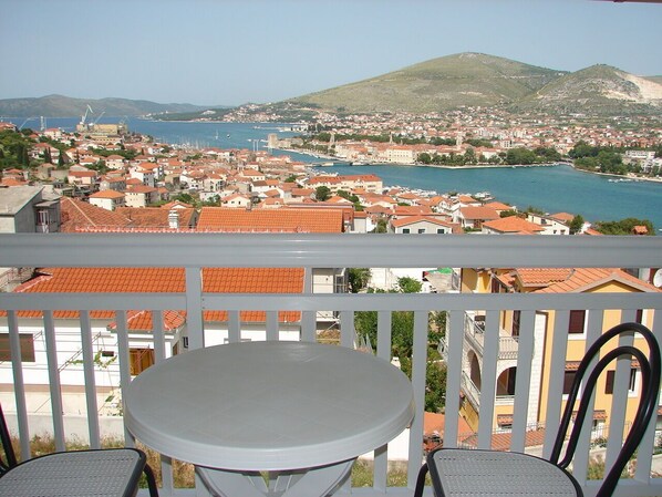 Studio (A2) | Terrace/patio - Apartments Mara (Trogir)
