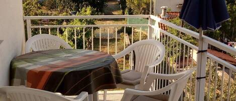 Apartment (A2) | Outdoor dining