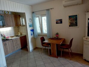 Fridge, microwave, stovetop, espresso maker - Apartment Zdravko (Bol)