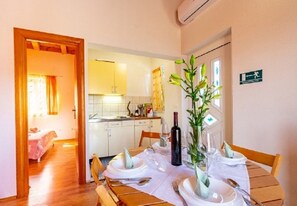 Apartment (A3) | Dining - Apartments Zeljko (Korčula)