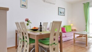 Ảnh chưa phân loại, 3 trong số 18 ảnh, nút