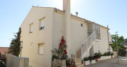 Apartment and Rooms Marlene