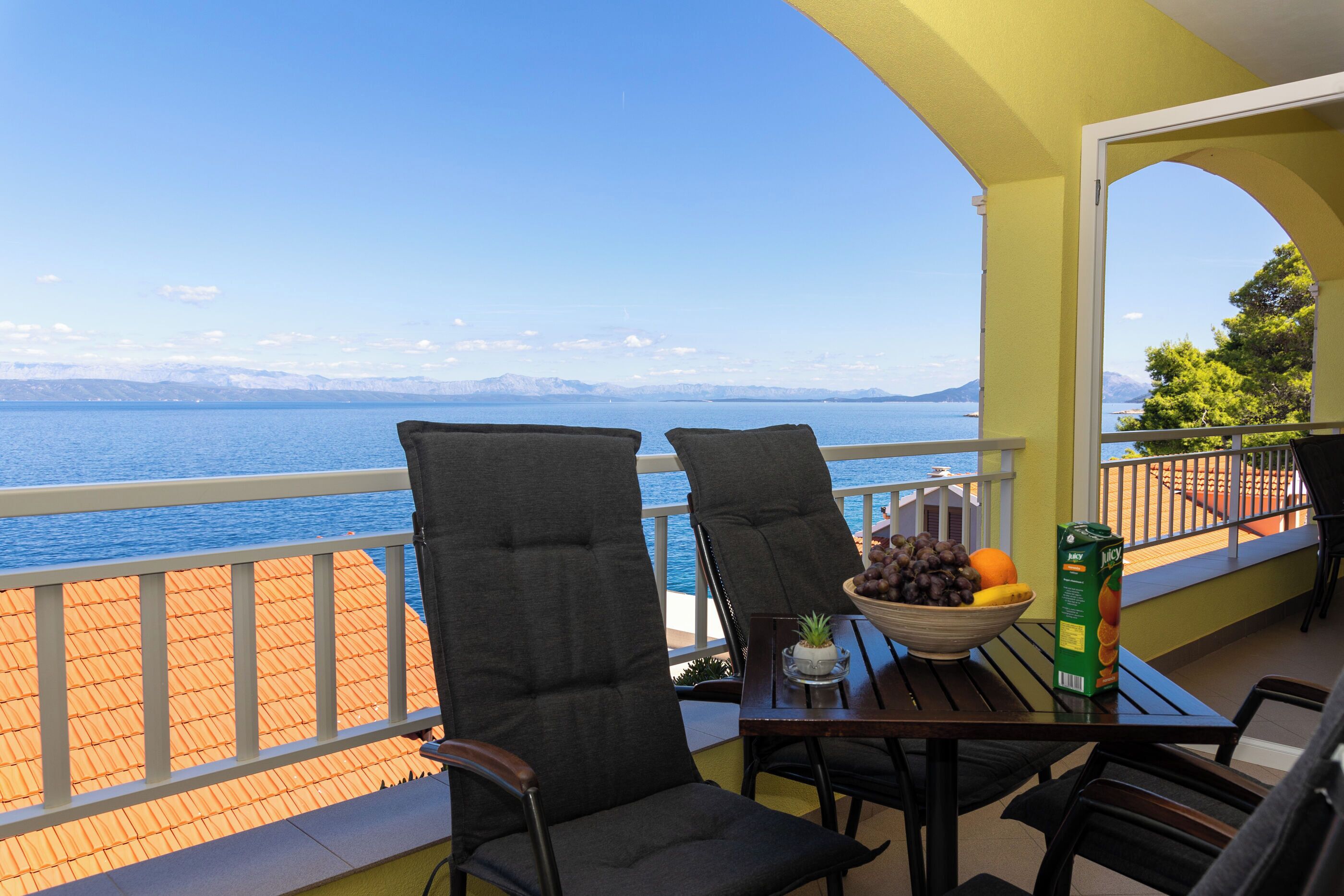 Apartemen (A2) | Balkon