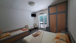 Room (S3) | WiFi (free) - Rooms Katja (Gradac)
