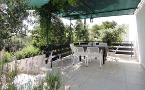 Terrace/patio - Apartments Emily (Jelsa)