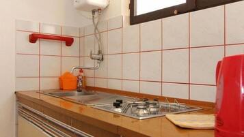 Apartment (A5) | Private kitchen