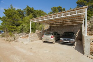 Free self-parking - House Villa Bistrana (Vela Luka)