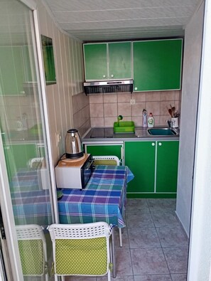 Apartment (A2) | Private kitchen - Apartments Ivo (Korčula)