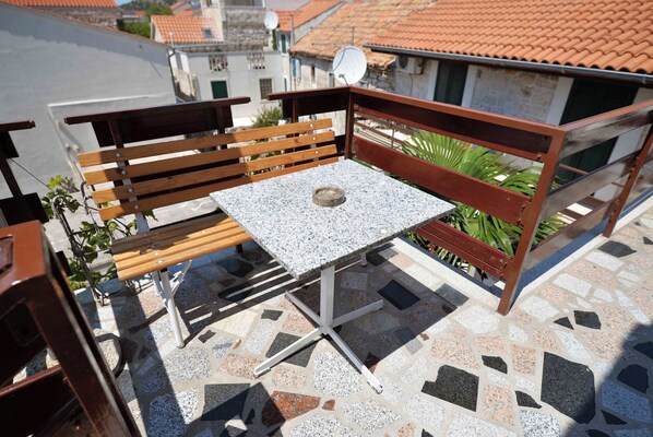 Apartment (A3) | Terrace/patio - Apartment Mili Sea View Betina (Tisno)