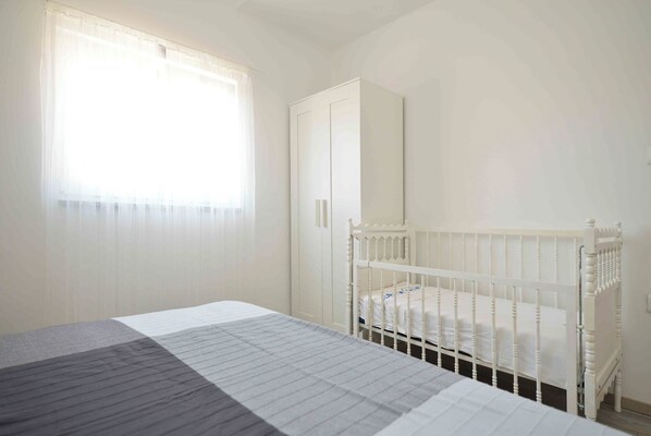 Apartment (A3) | Iron/ironing board, free WiFi - Apartment Mili Sea View Betina (Tisno)