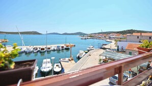 Apartment (A3) | Terrace/patio - Apartment Mili Sea View Betina (Tisno)