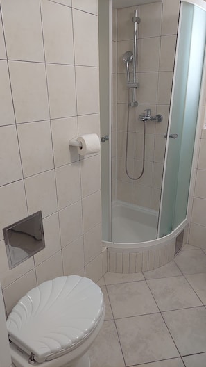 apartman (A1) | Fürdőszoba | Zuhanyzó