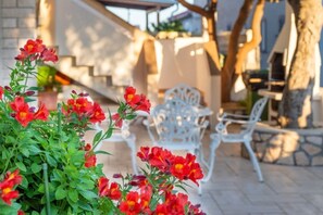 Courtyard - Apartment Luca (Povljana)