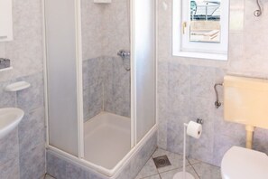 Apartment (A2) | Bathroom - Apartment Luca (Povljana)