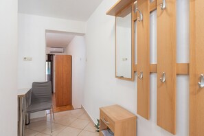 Apartment (A4) | Flur