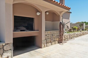 BBQ/picnic area - Apartments Andrija (Razanac)