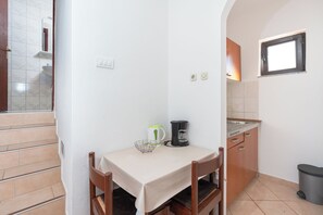 開放式客房 (A1) | 私人廚房 | 雪櫃、爐具、特濃咖啡機、多士爐