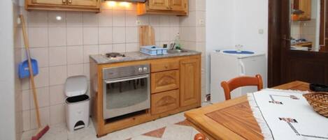 Apartment (A3) | Private kitchen