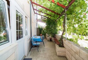 Apartment (A1) | Terrace/patio - Apartment Orange (Postira)