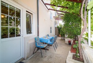 Apartment (A1) | Terrace/patio - Apartment Orange (Postira)