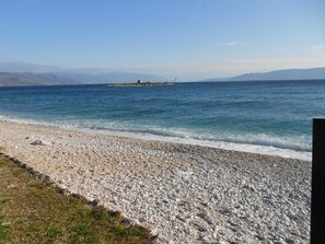 Beach - Apartments Kate (Novi Vinodolski)