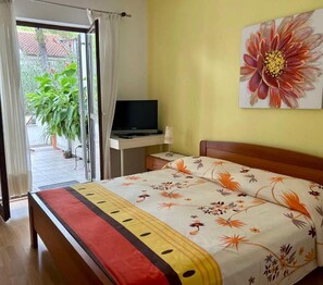 Apartment (A1) | Iron/ironing board, free WiFi - Apartments Matkov (Jelsa)