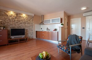 Apartment (A1) | Living room | DVD player - Apartments Ivan (Preko)