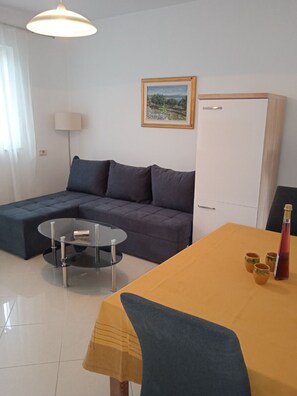 Apartment (A2) | Living room