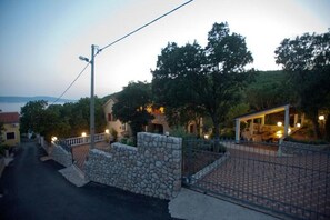 Exterior - Apartments Luka (Novi Vinodolski)