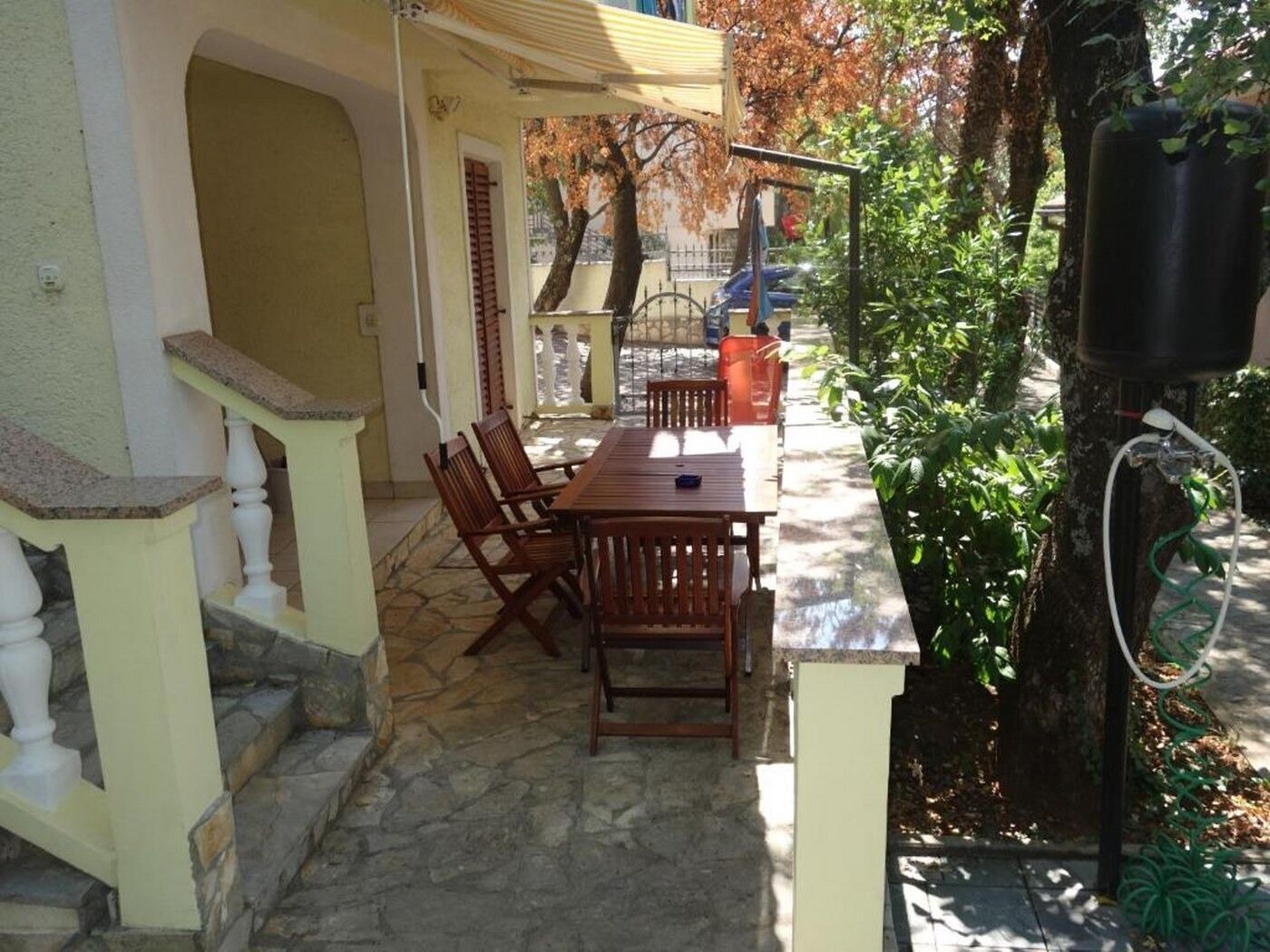 Căn hộ (A1) | Hiên