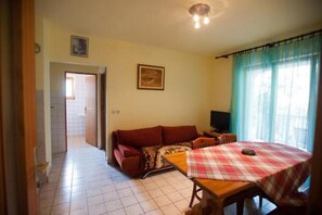 Apartment (A2) | Living room - Apartments Luka (Novi Vinodolski)