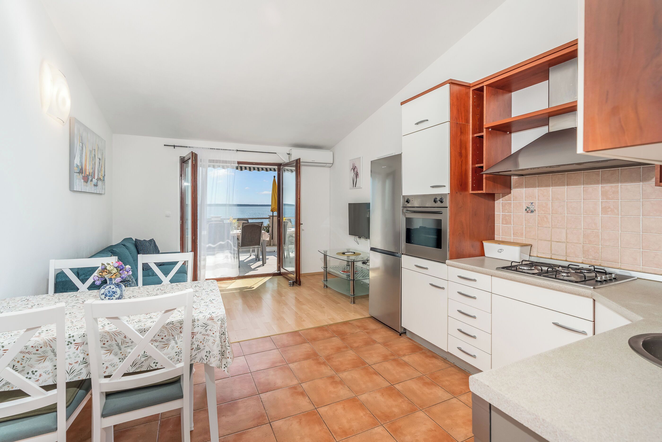 Apartment (A5) | Eigene Küche | Kühlschrank, Mikrowelle, Herdplatte, Espressomaschine