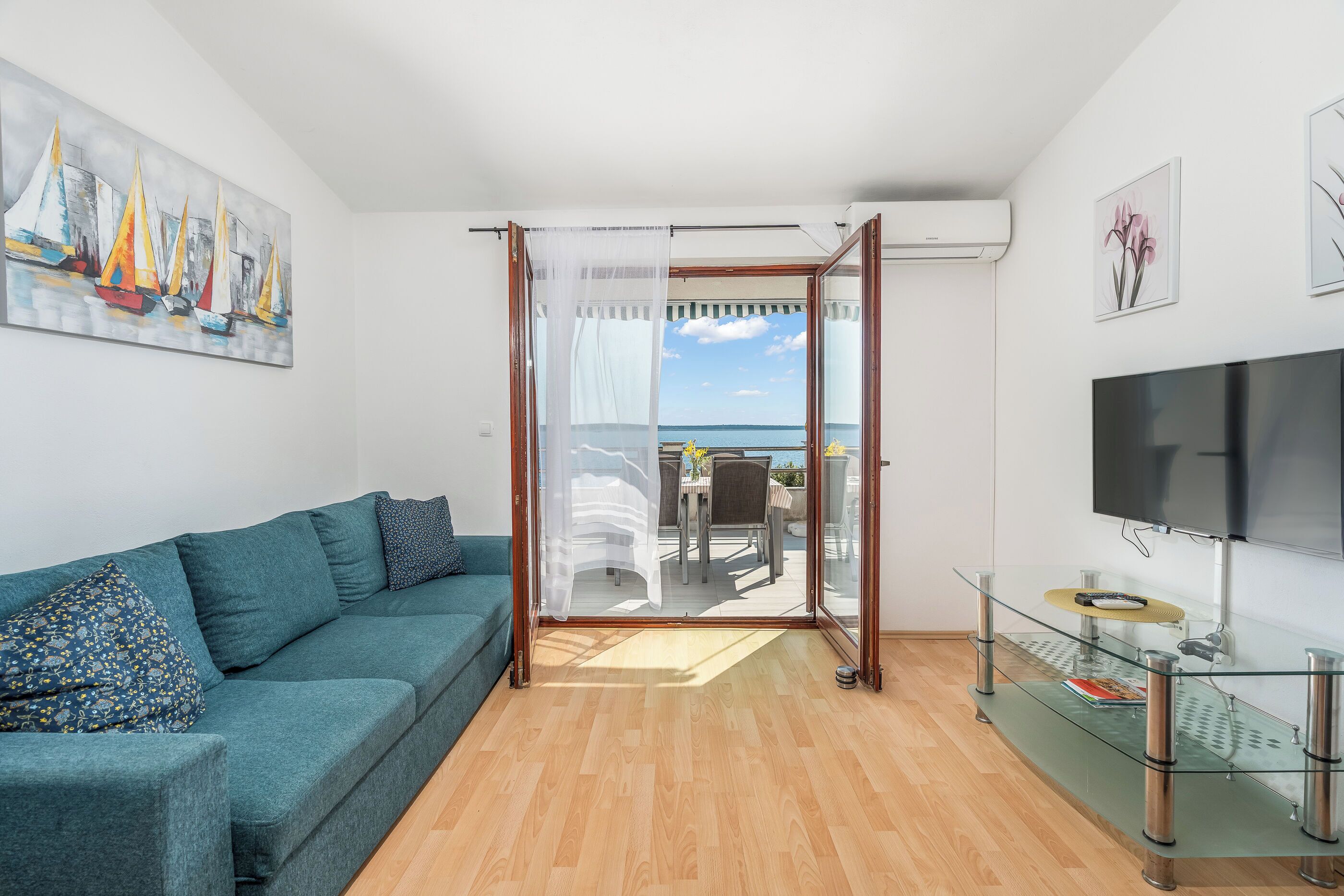 아파트 (A5) | 거실