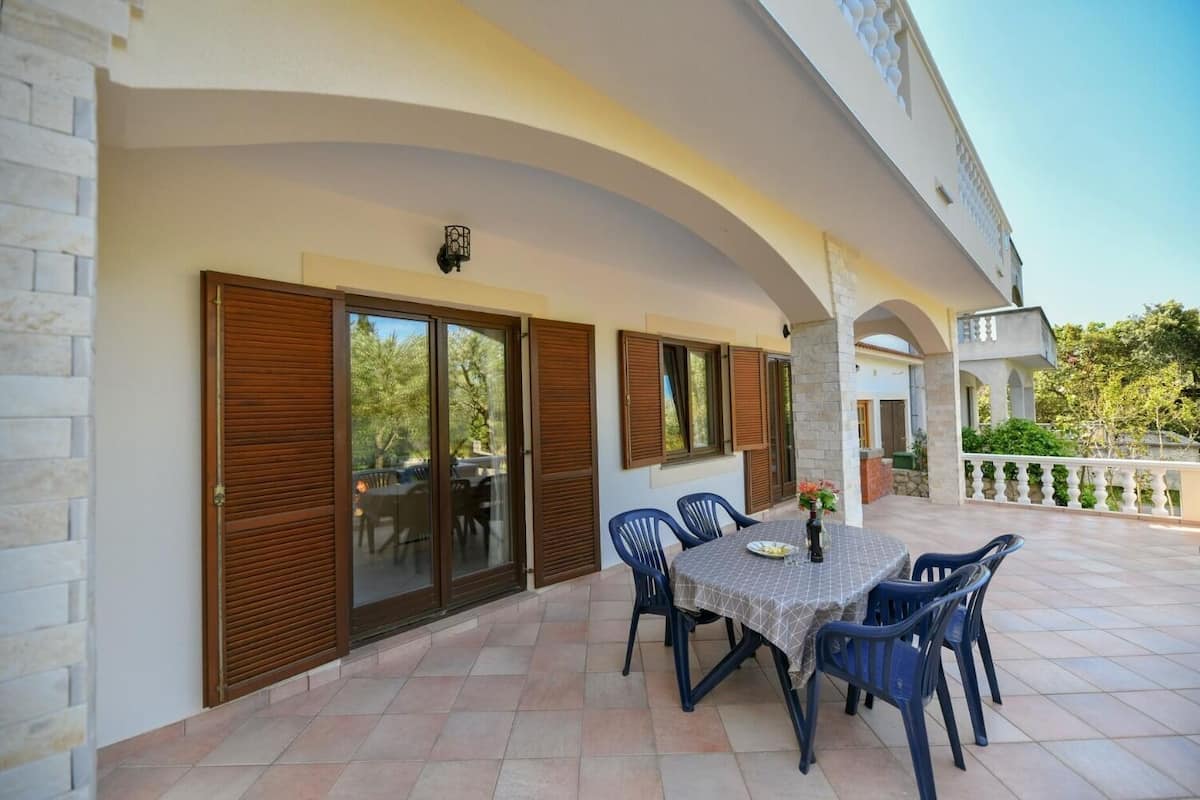 Apartemen (A1) | Teras/patio