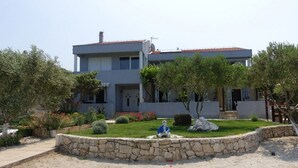 Kiến trúc tòa nhà