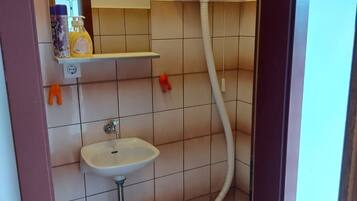 Apartment (A1) | Bathroom