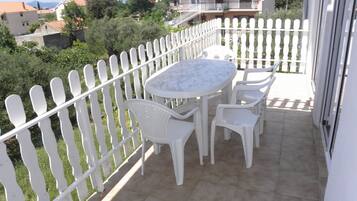 Apartment (A1) | Balkon