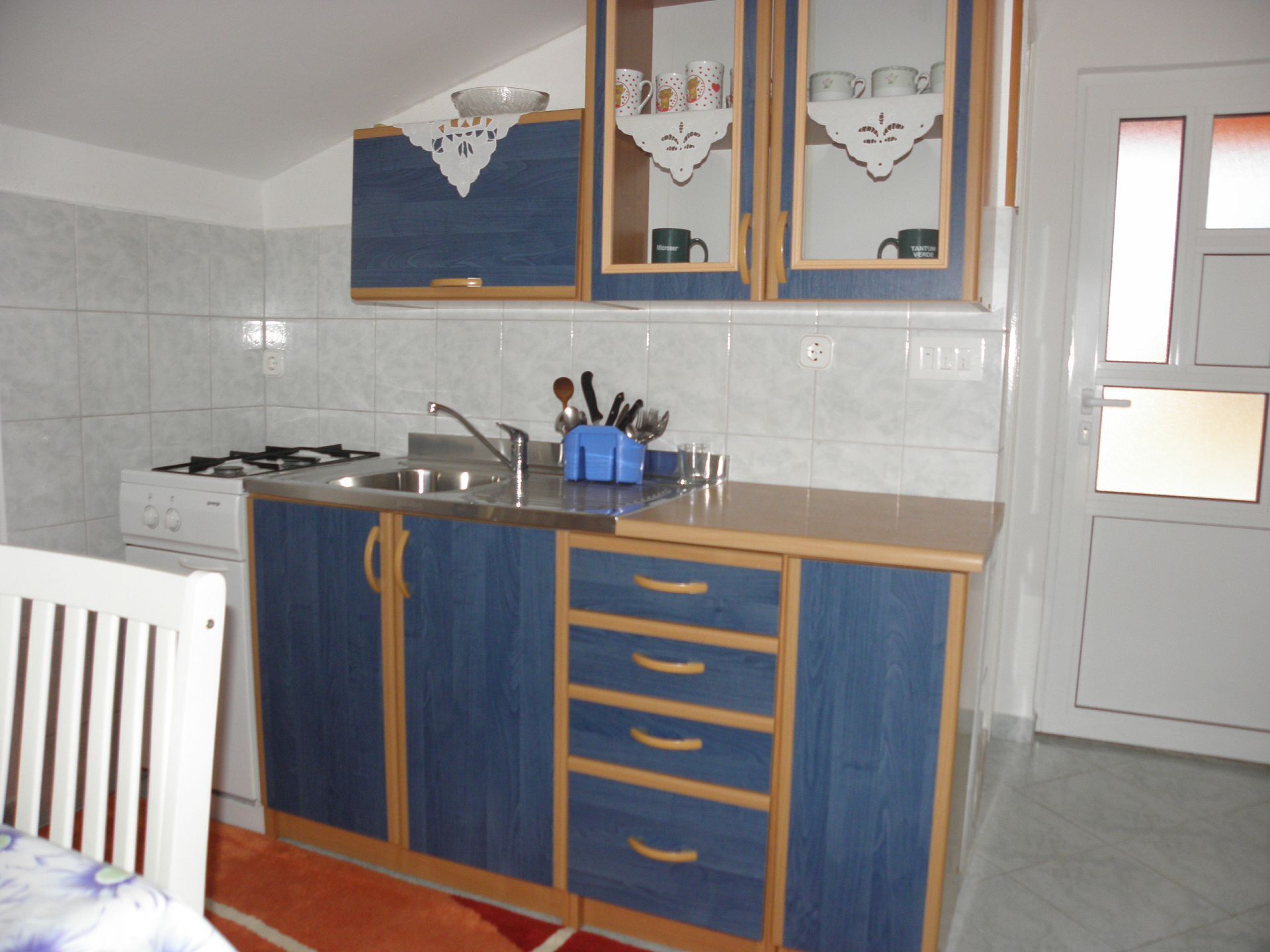 Apartment (A2) | Private kitchen | Fridge, microwave, oven, stovetop