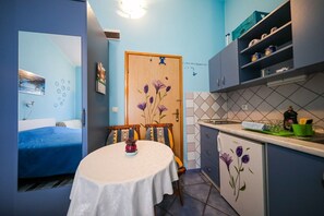 Studio (A2) | Private kitchen | Fridge, oven, stovetop, espresso maker - Apartments Tara (Sali)
