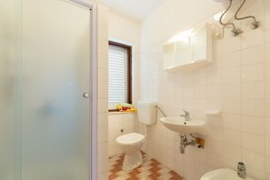 Apartment (A1) | Bathroom | Towels - Apartments Mari (Korčula)