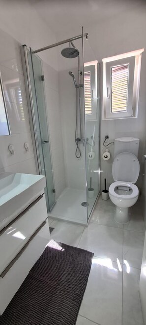 Apartment (A1) | Bathroom