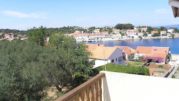 Apartamento (A4) | Vista para a água