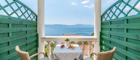 Apartment (A4) | Balcony