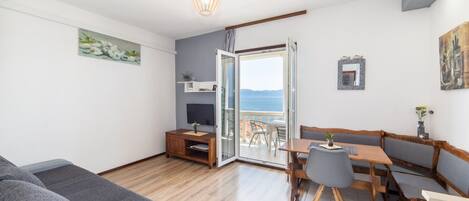 Căn hộ (A5) | Phòng khách