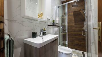Apartment (A5) | Bathroom | Shower