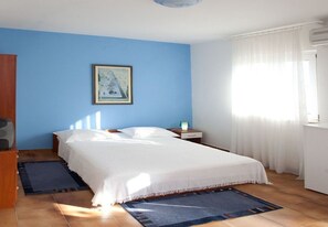 Iron/ironing board, free WiFi - Apartments Filip (Okrug)