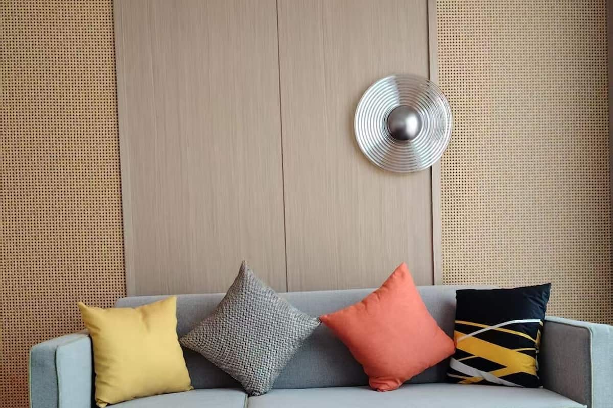 Perussviitti | Työpöytä, kannettavalle tietokoneelle sopiva työtila, ilmainen Wi-Fi