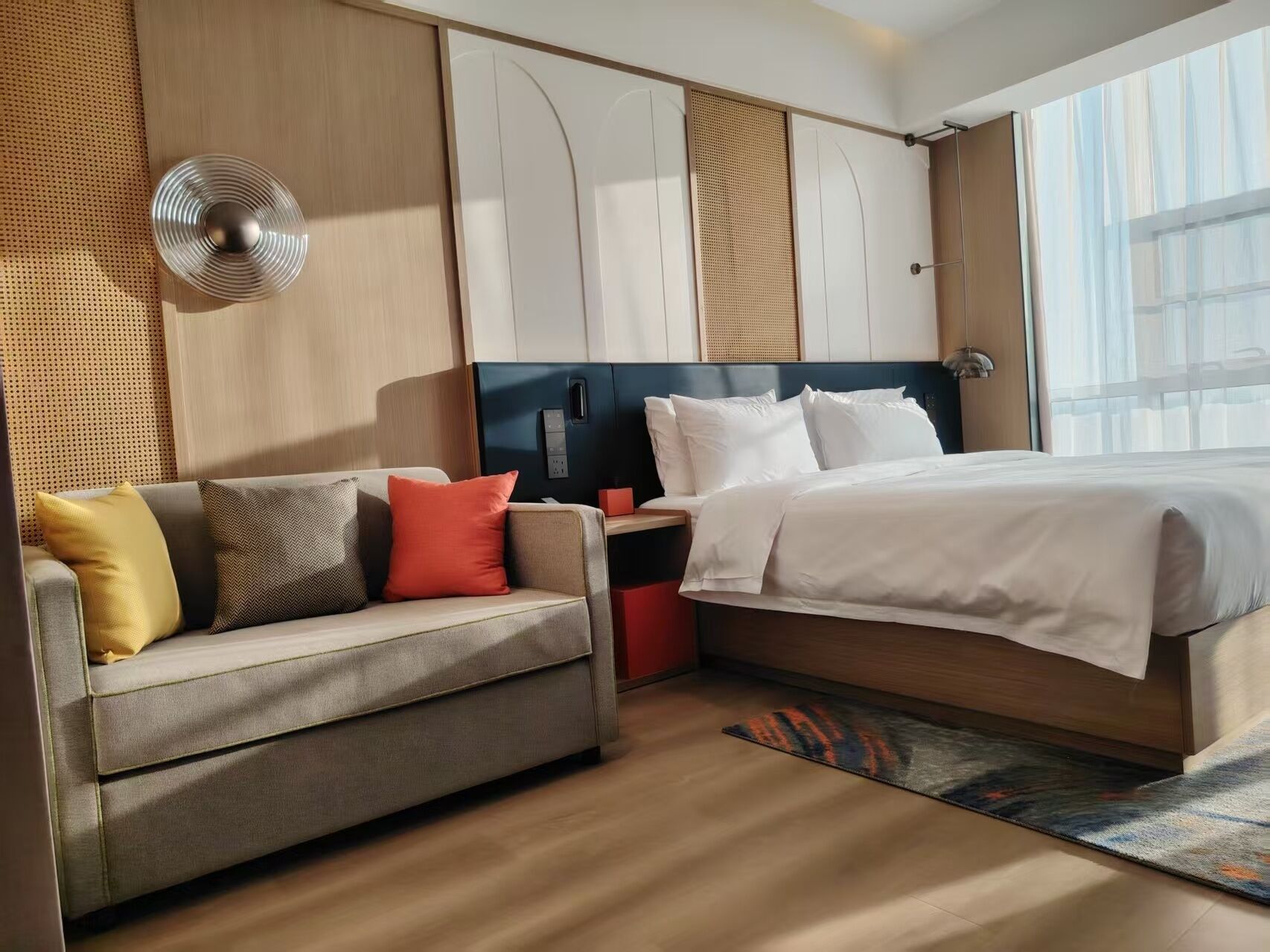 Desk, laptop workspace, free WiFi