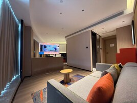 Basic Suite | Desk, laptop workspace, free WiFi