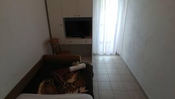 Apartment (A6) | Living room